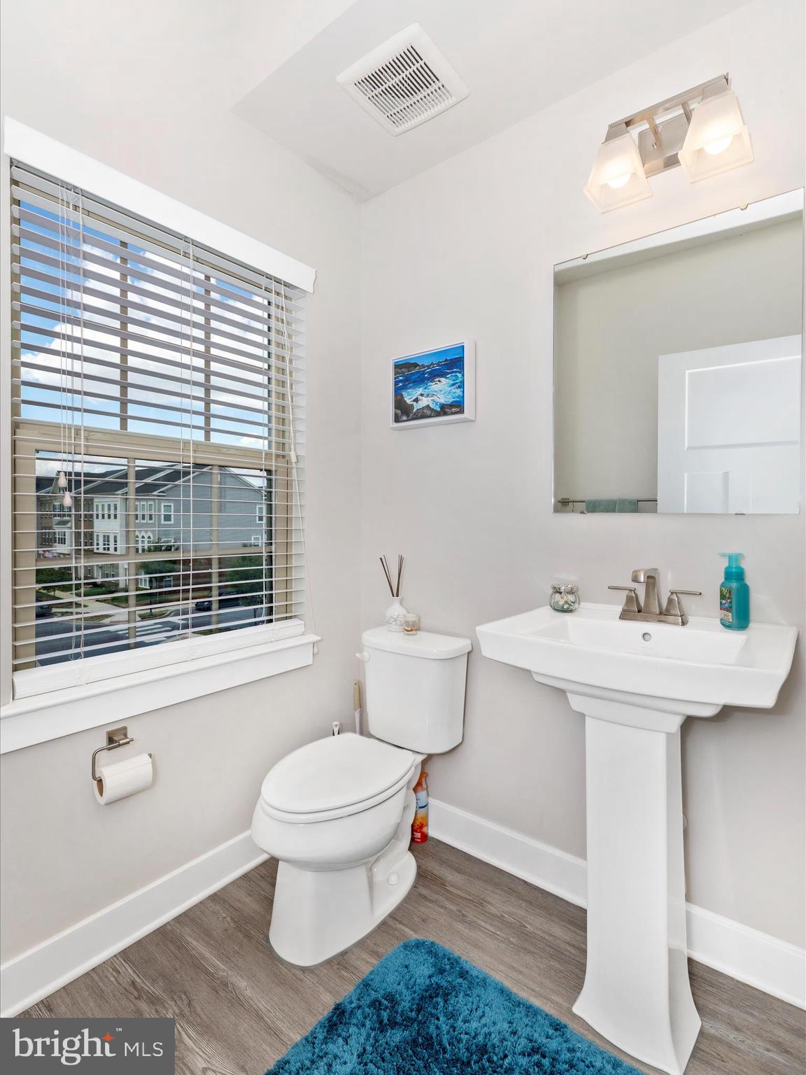 6020 Forum Square Frederick, MD 21703 - Photo 17 of 54 Powder Room