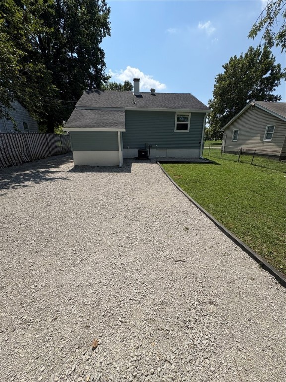 2324 East Division Street Decatur, IL 62526 - Photo 6 of 24