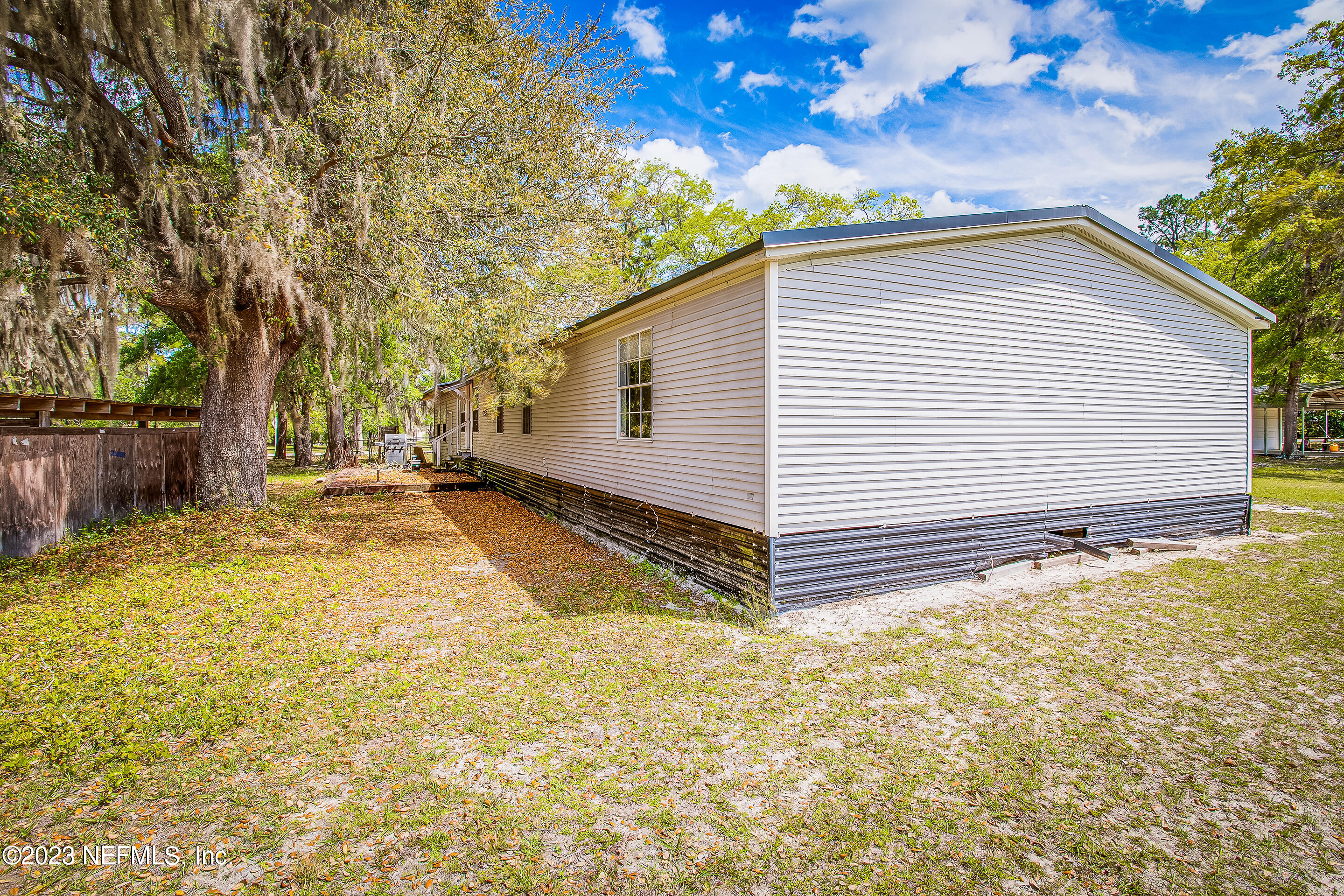 35157 Goodbread Road Callahan, FL 32011 - Photo 34 of 38 a backyard of a house