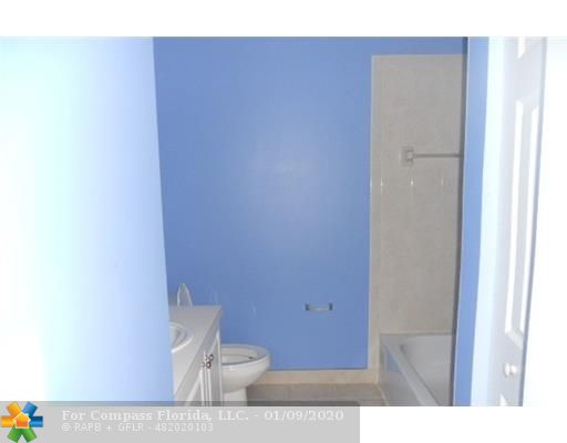2581 Riverside Drive, Unit 2581 Coral Springs, FL 33065 - Photo 8 of 11 Bath/Spa Master