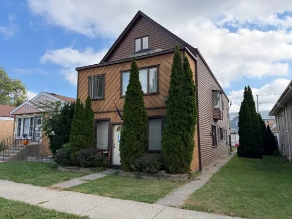 $220,000 | 1409 Grove Avenue, Berwyn, IL 60402