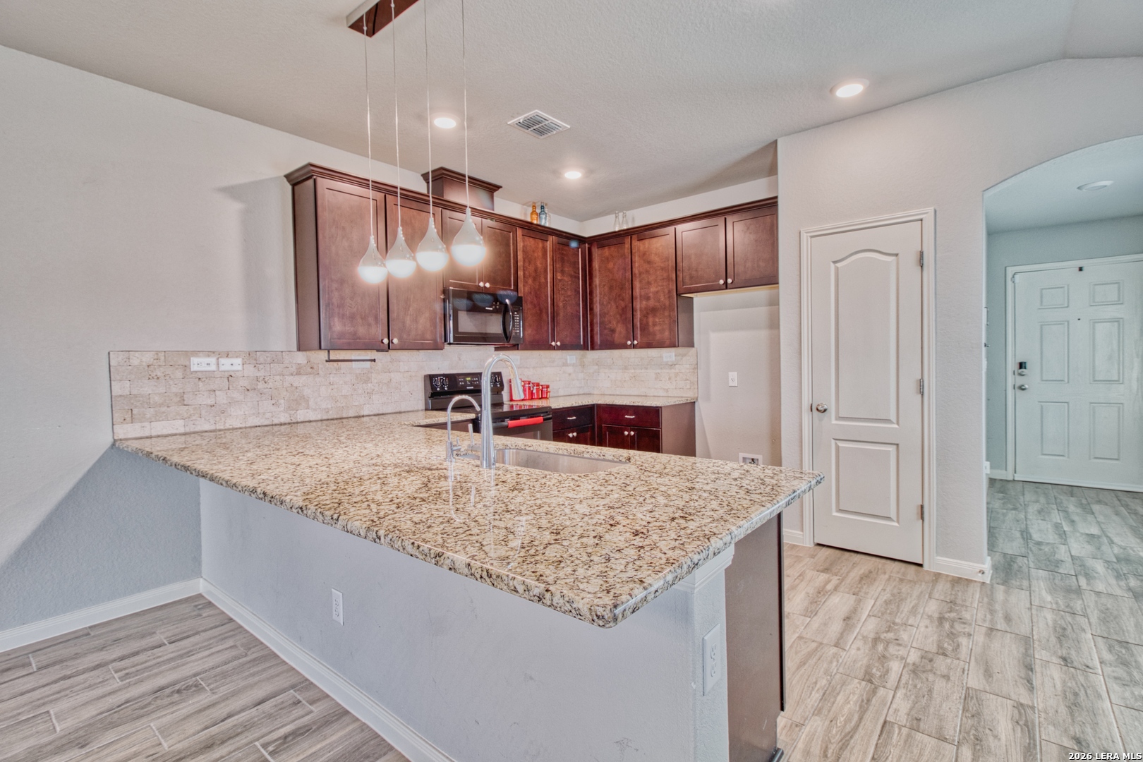 10663 Penelope Way Converse, TX 78109 - Photo 4 of 34