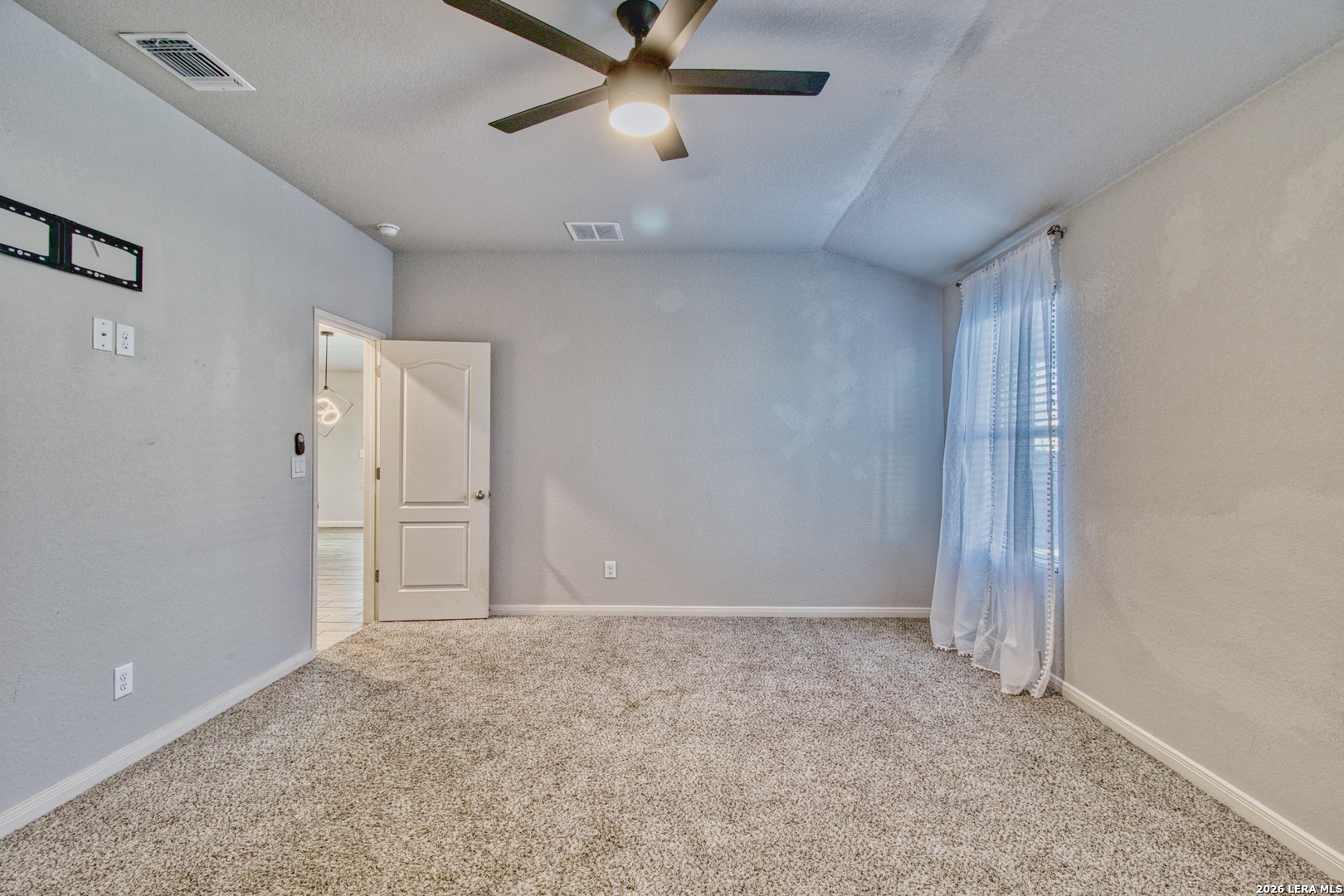 10663 Penelope Way Converse, TX 78109 - Photo 8 of 34