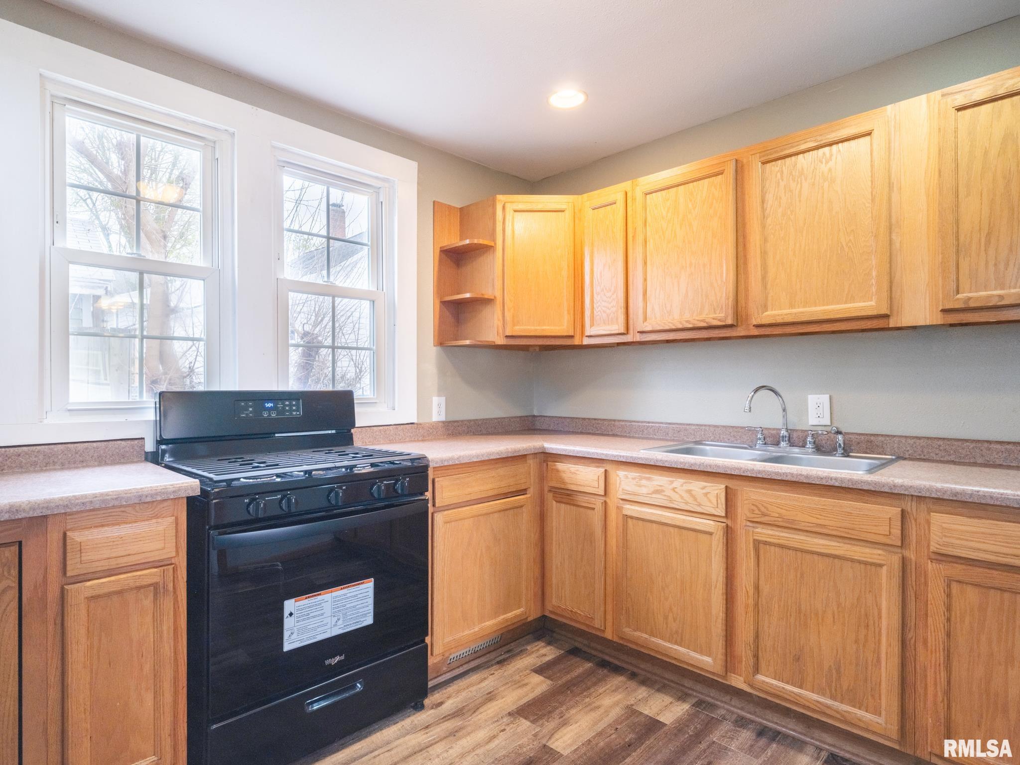 903 Broadway Road Pekin, IL 61554 - Photo 16 of 47 Gallery Image 16