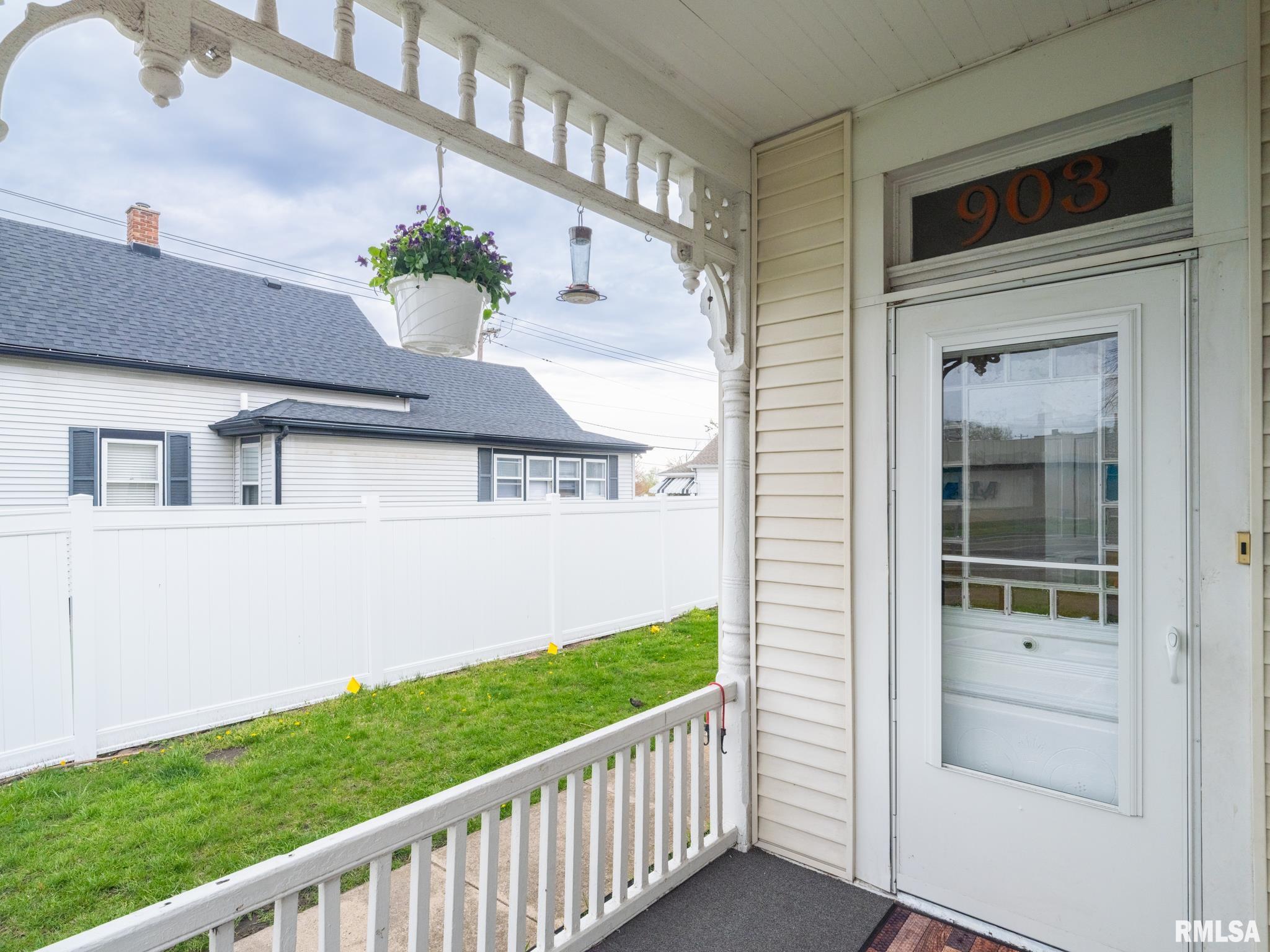 903 Broadway Road Pekin, IL 61554 - Photo 5 of 47 Gallery Image 5