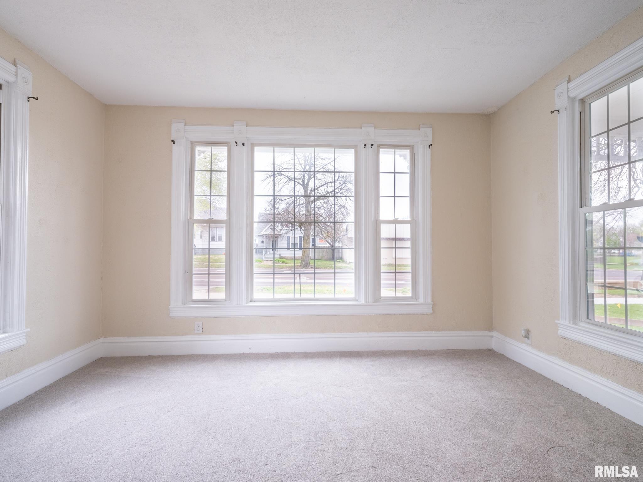903 Broadway Road Pekin, IL 61554 - Photo 7 of 47 Gallery Image 7