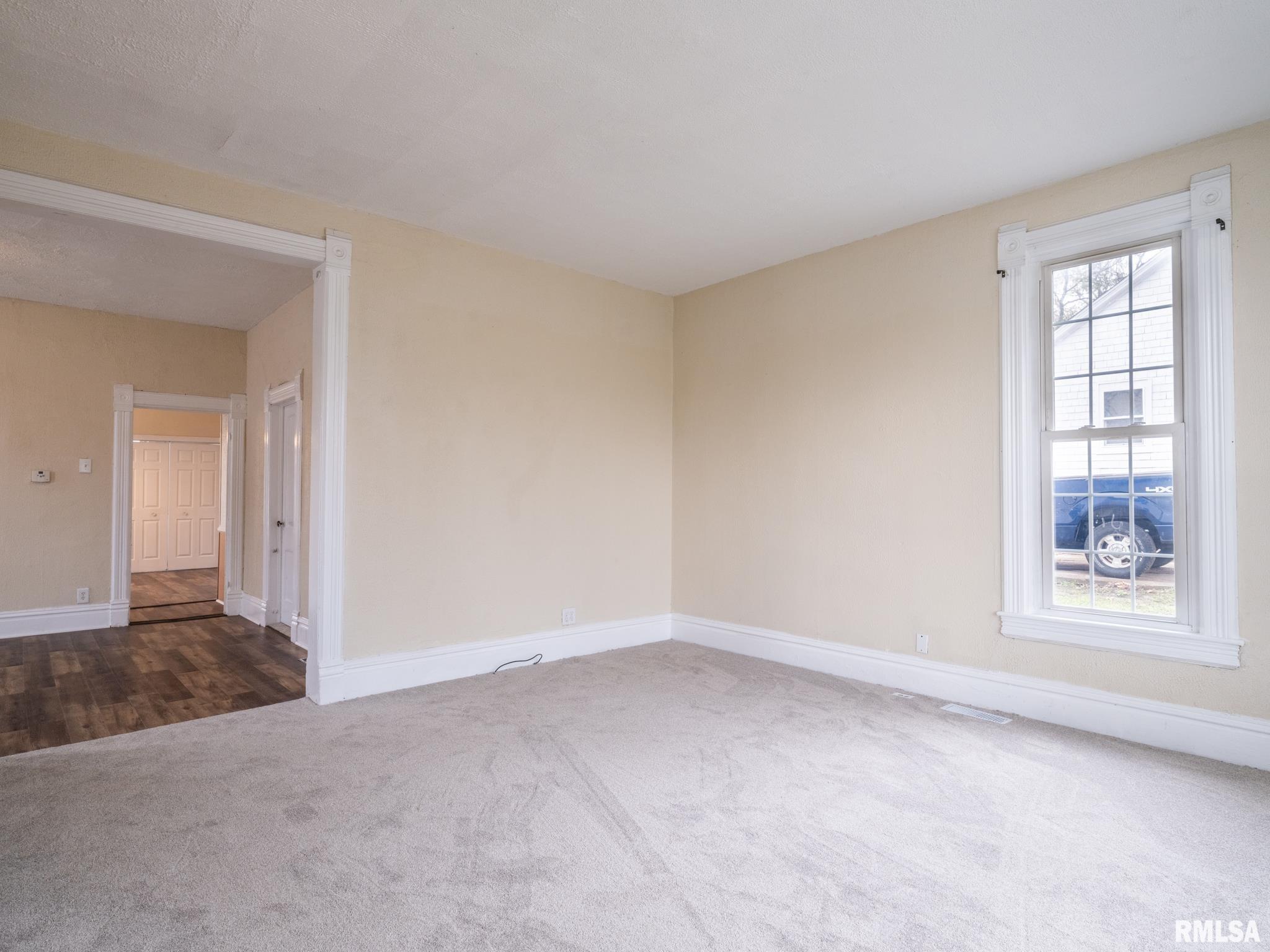 903 Broadway Road Pekin, IL 61554 - Photo 9 of 47 Gallery Image 9