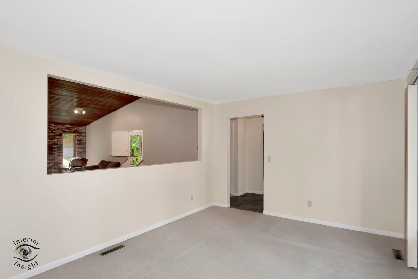 20 Deerfield Avenue Kankakee, IL 60901 - Photo 11 of 36 an empty room with a window