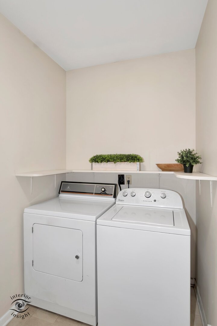 20 Deerfield Avenue Kankakee, IL 60901 - Photo 15 of 36 a utility room with dryer and washer