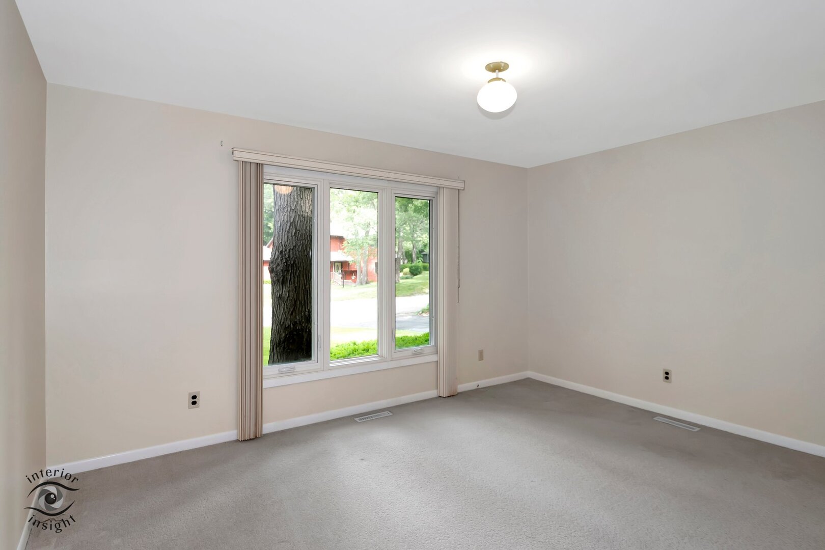 20 Deerfield Avenue Kankakee, IL 60901 - Photo 21 of 36 an empty room with a window