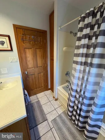 $2,500 | 700 Schiller Avenue, Hamilton, NJ 08610