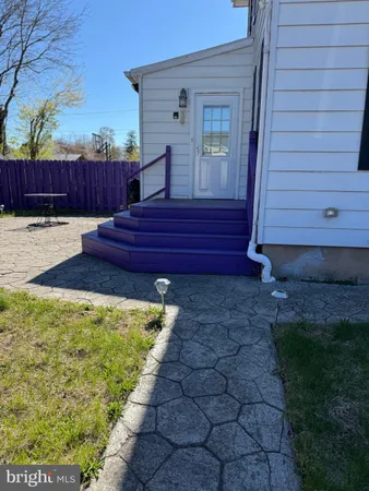 $2,500 | 700 Schiller Avenue, Hamilton, NJ 08610