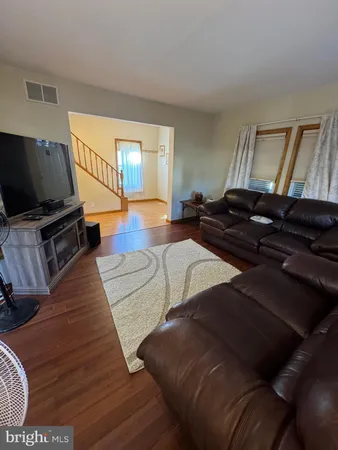 $2,500 | 700 Schiller Avenue, Hamilton, NJ 08610