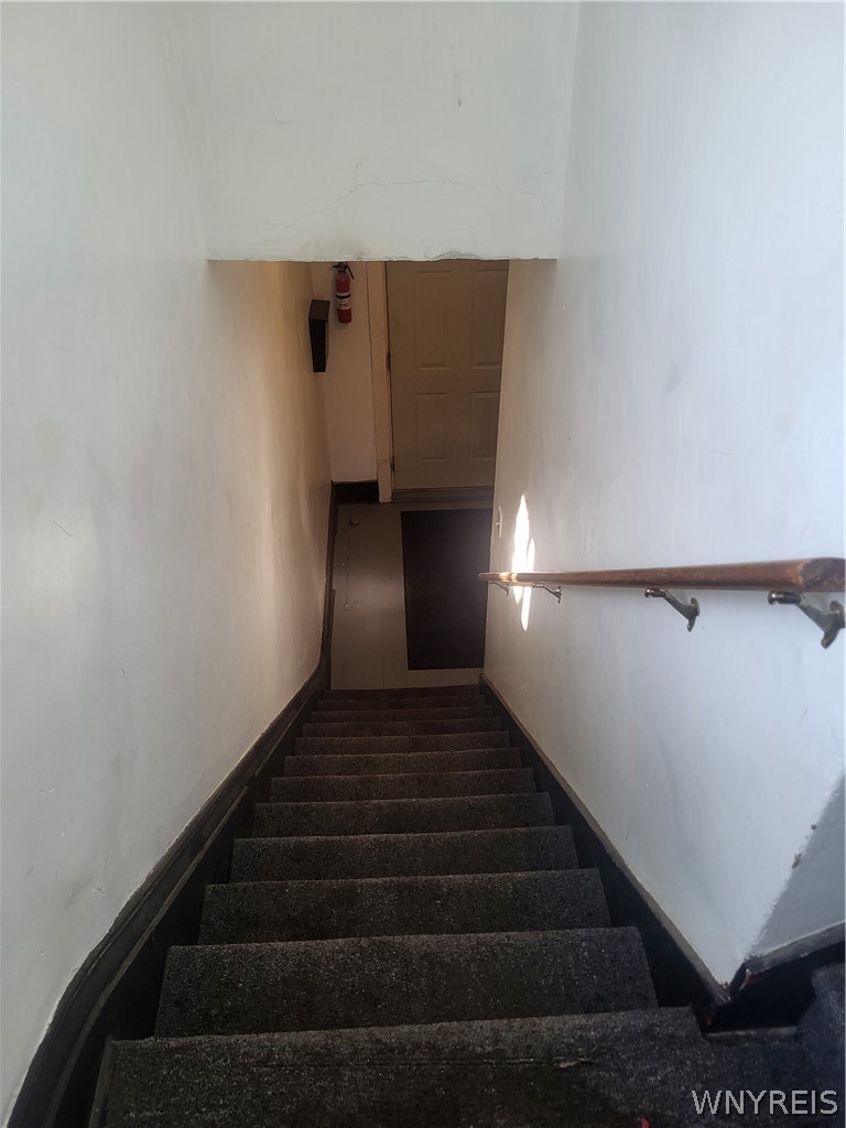 298 Normal Avenue Buffalo, NY 14213 - Photo 15 of 44 stair to upper front hall