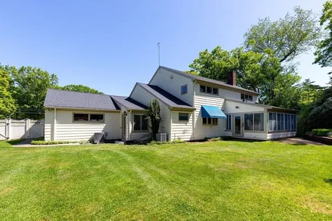 $849,900 | 129 Elm Street, Kingston, MA 02364