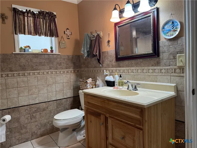 $290,000 | 302 South Main Street, Schulenburg, TX 78956