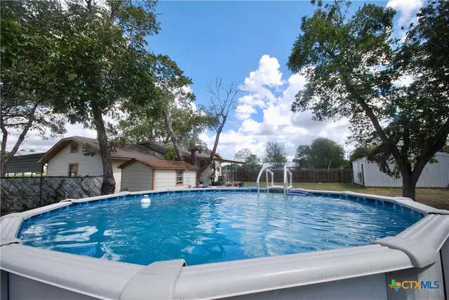 $290,000 | 302 South Main Street, Schulenburg, TX 78956