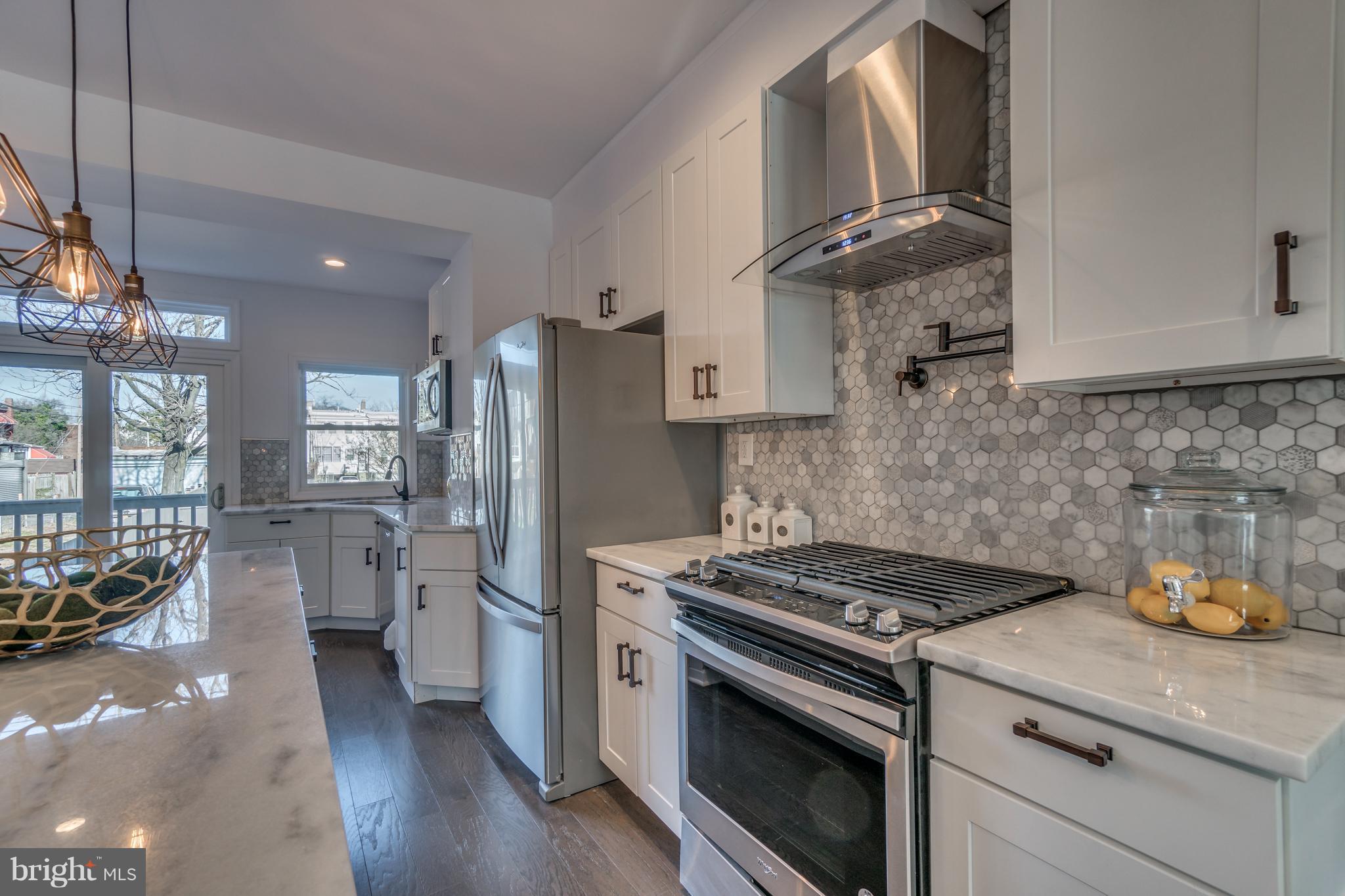 326 Adams Street Northeast Washington, DC 20002 - Photo 9 of 35 Gallery Image 9