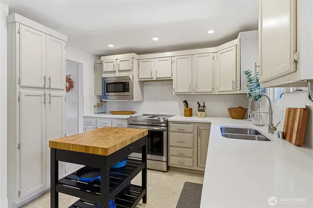 $934,950 | 13114 14th Avenue South, Burien, WA 98168