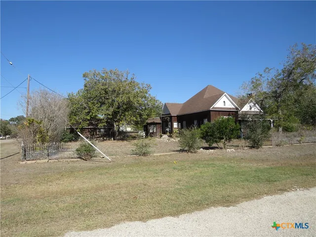 $385,000 | 342 West Oak Street, Goliad, TX 77963