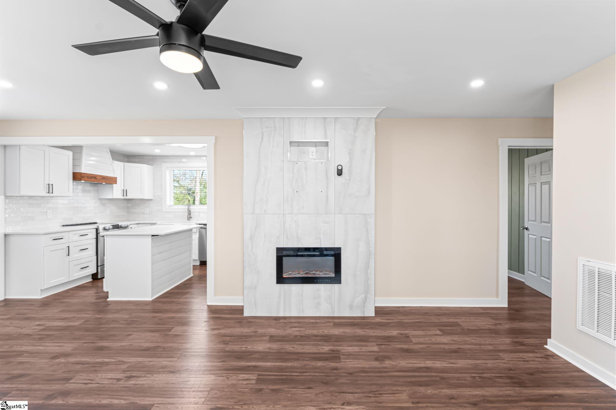 805 South Main Street Fountain Inn, SC 29644 - Photo 5 of 42