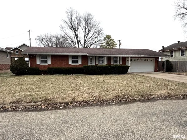 $110,000 | 33 North 17th Avenue, Canton, IL 61520