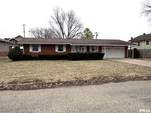 $119,900 | 33 North 17th Avenue, Canton, IL 61520