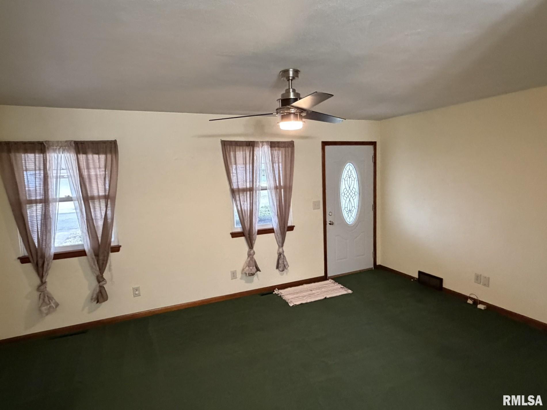 33 North 17th Avenue Canton, IL 61520 - Photo 12 of 30