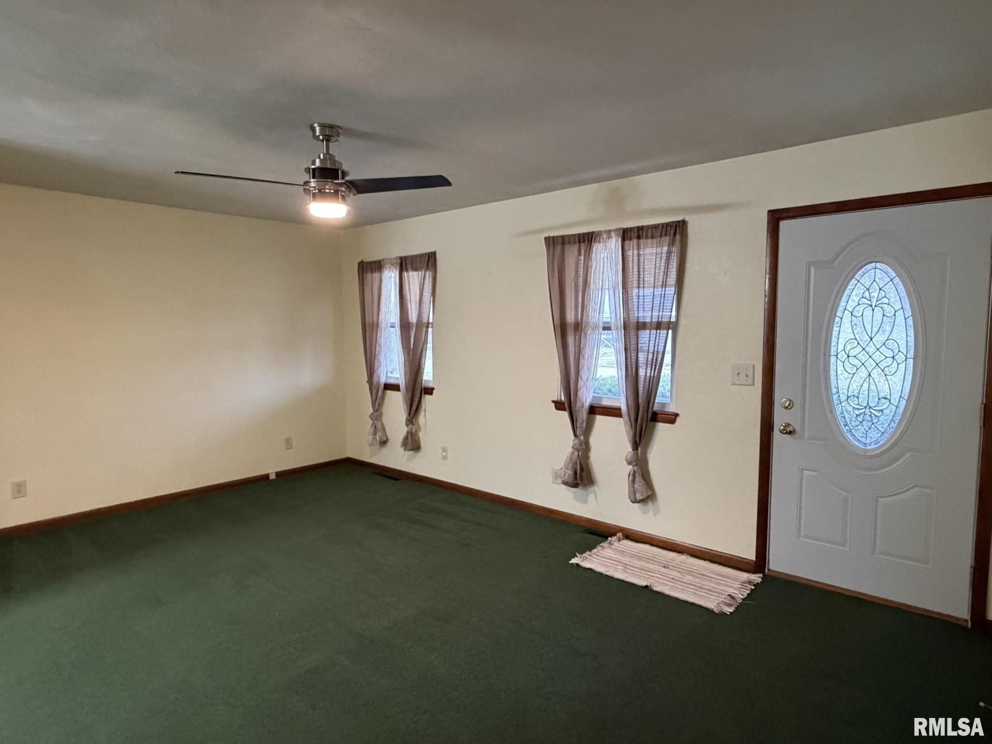 33 North 17th Avenue Canton, IL 61520 - Photo 13 of 30