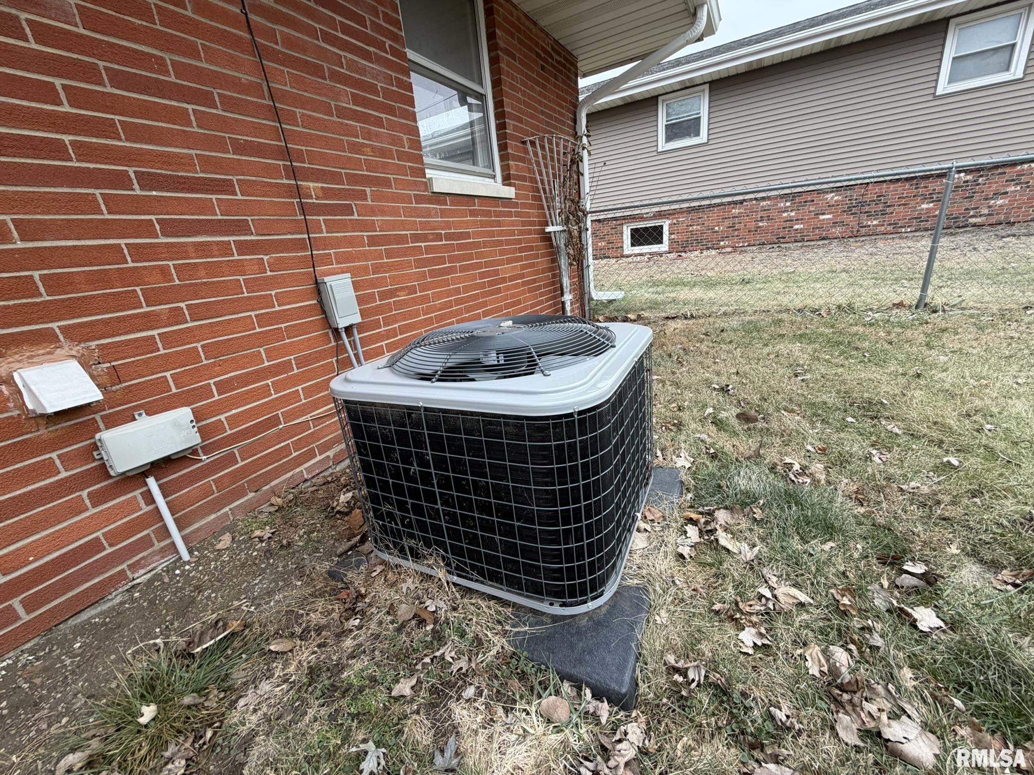 33 North 17th Avenue Canton, IL 61520 - Photo 29 of 30