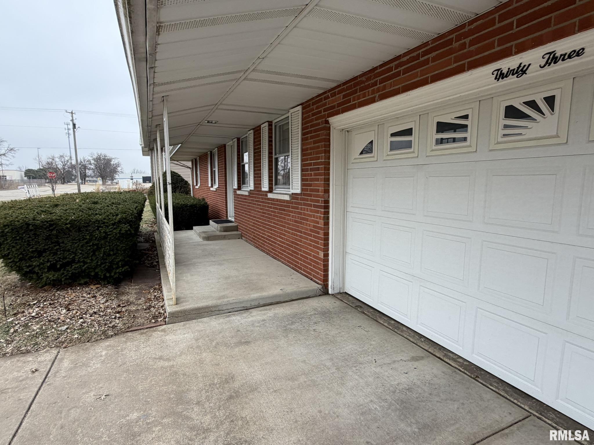 33 North 17th Avenue Canton, IL 61520 - Photo 9 of 30