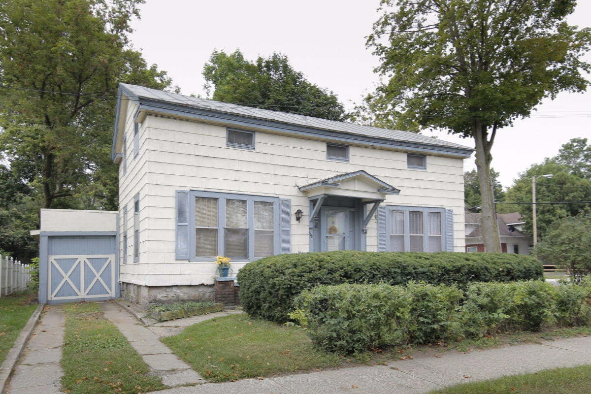 316 West Michigan Avenue Three Rivers, MI 49093 - Photo 2 of 16 15047862_01