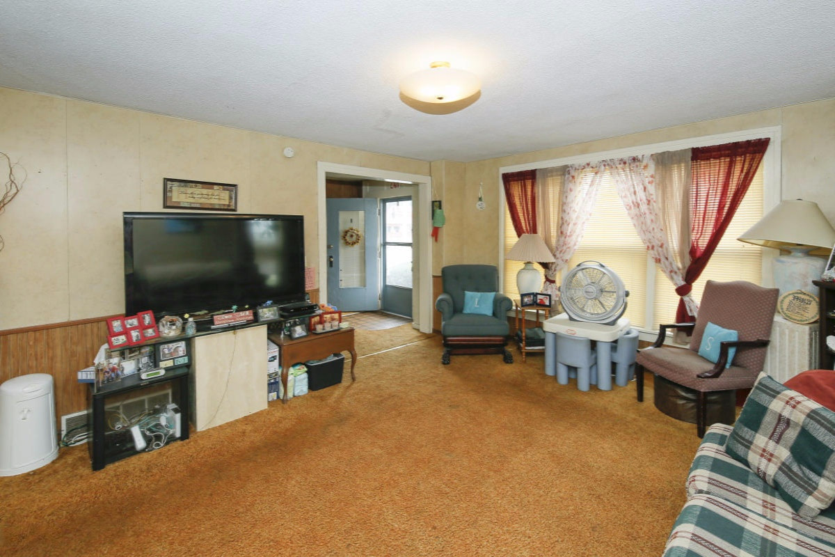 316 West Michigan Avenue Three Rivers, MI 49093 - Photo 5 of 16 15047862_04