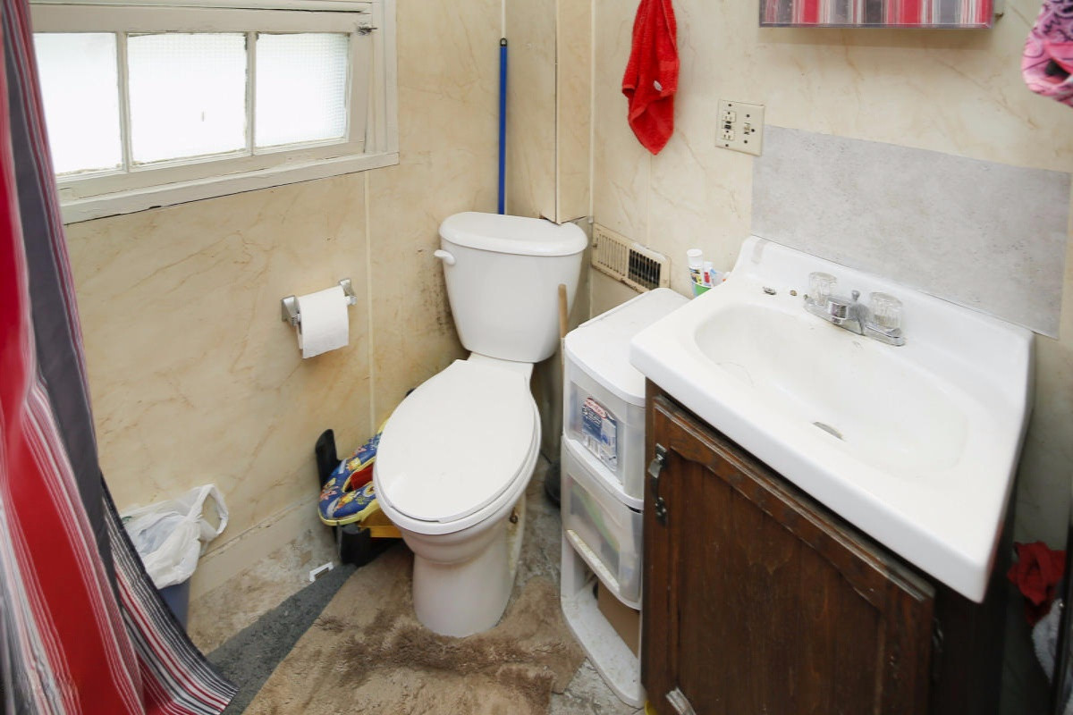 316 West Michigan Avenue Three Rivers, MI 49093 - Photo 10 of 16 15047862_11