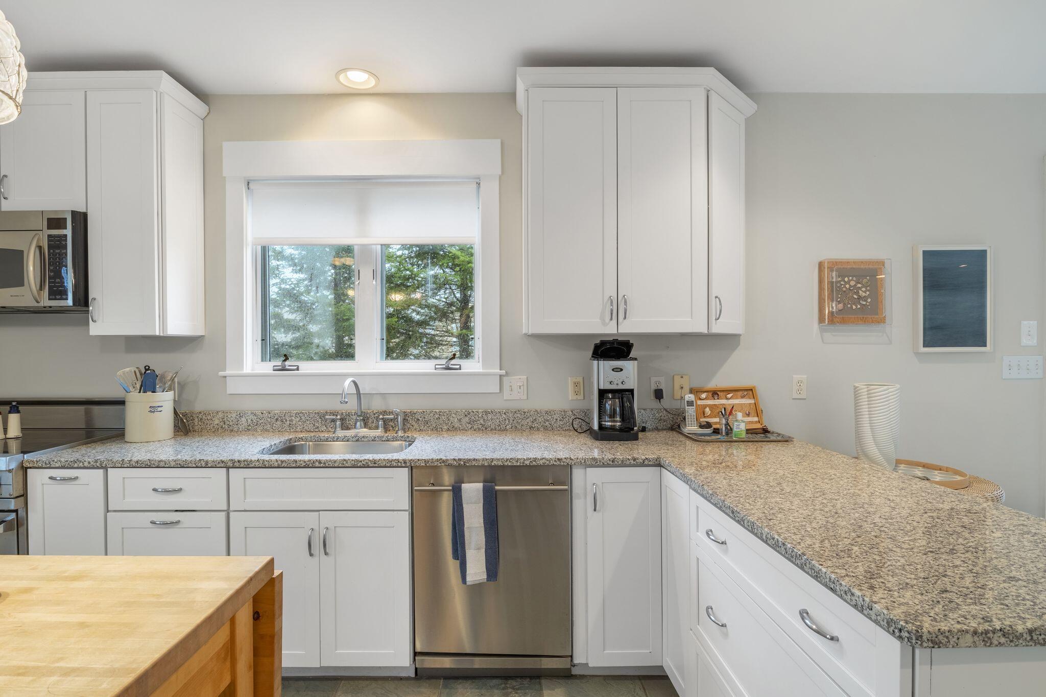 4 Oak Street Kennebunk, ME 04043 - Photo 14 of 49 Kitchen