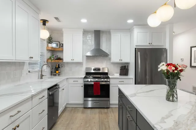 $569,000 | 1893 St Julian Drive, Charleston, SC 29407