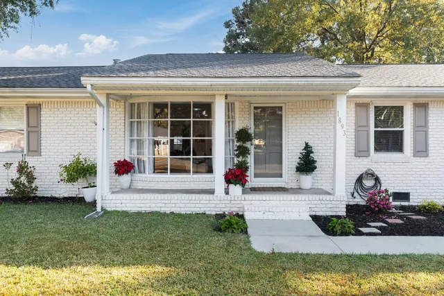 $569,000 | 1893 St Julian Drive, Charleston, SC 29407
