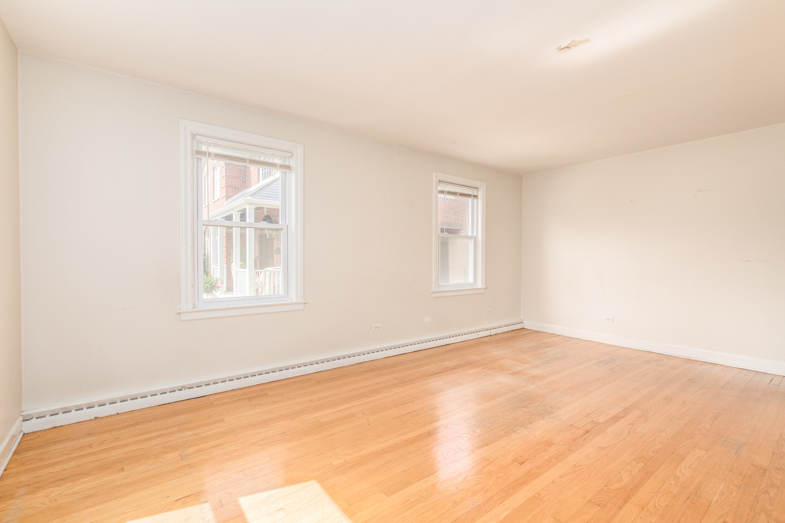 516 Engel Boulevard Park Ridge, IL 60068 - Photo 28 of 51 an empty room with windows