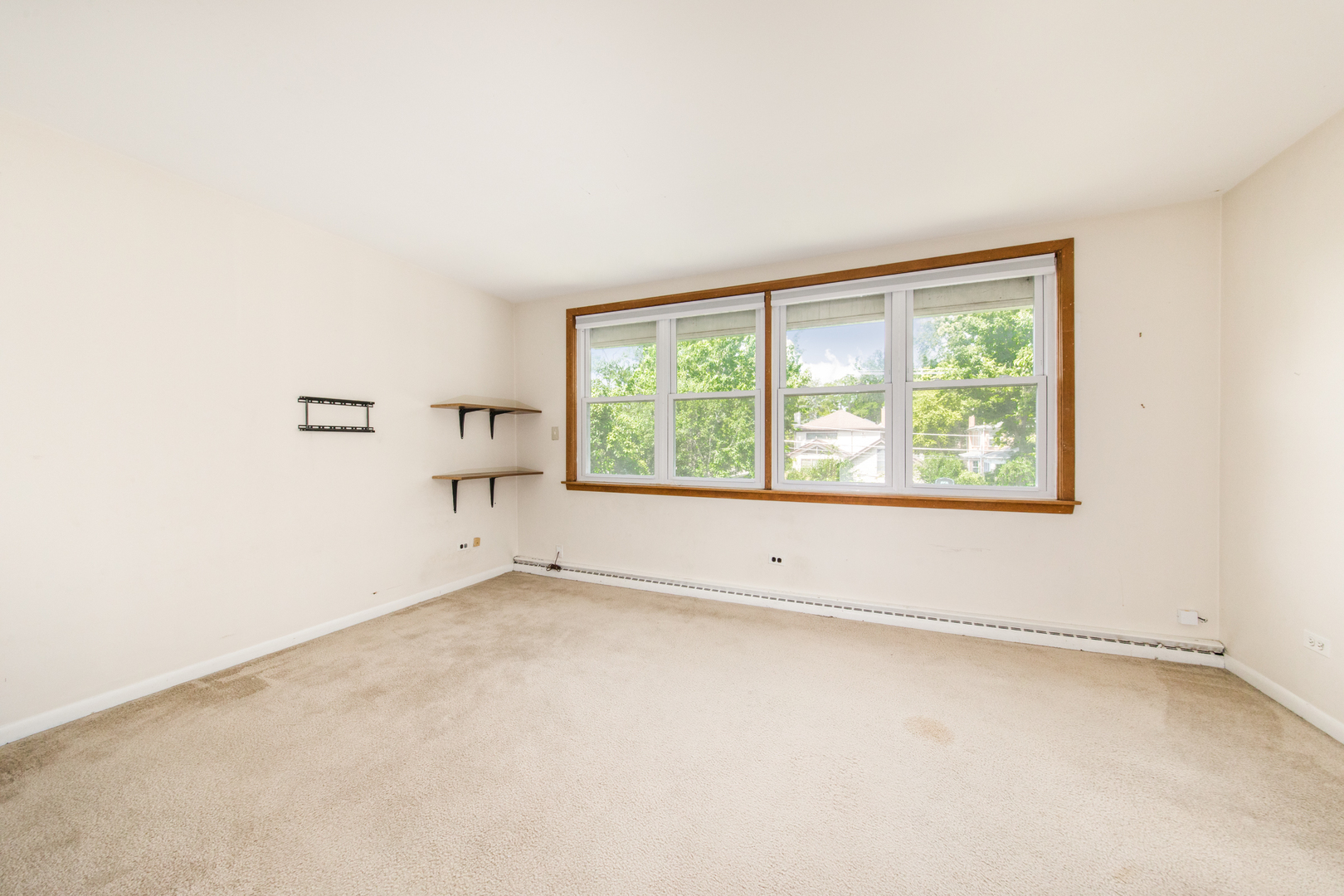 516 Engel Boulevard Park Ridge, IL 60068 - Photo 40 of 51 an empty room with windows