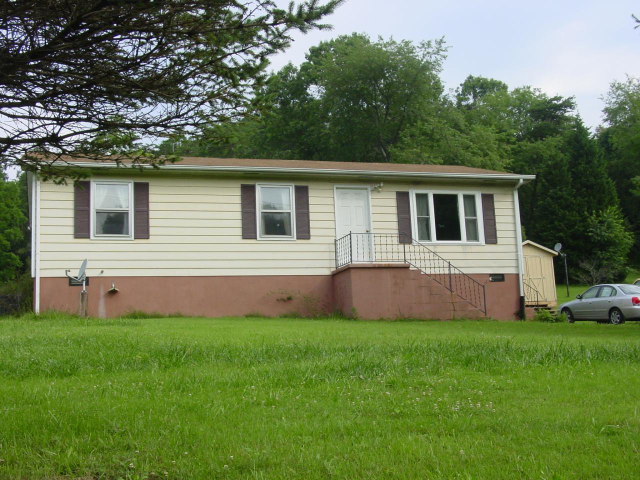 2397 Springwood Road Fincastle, VA 24090 - Photo 1 of 26 Front of House