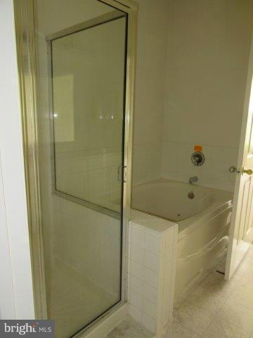 7206 Bogley Road, Unit 103 Baltimore, MD 21244 - Photo 9 of 12 Bath
