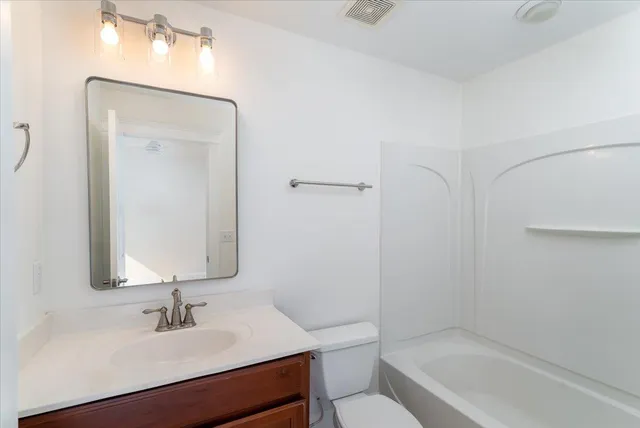 $3,200 | 732 South Shelmore Boulevard, Unit 201, Mount Pleasant, SC 29464