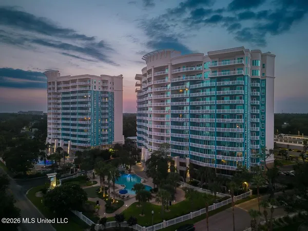 $379,900 | 2230 Beach Drive, Unit 806, Gulfport, MS 39507