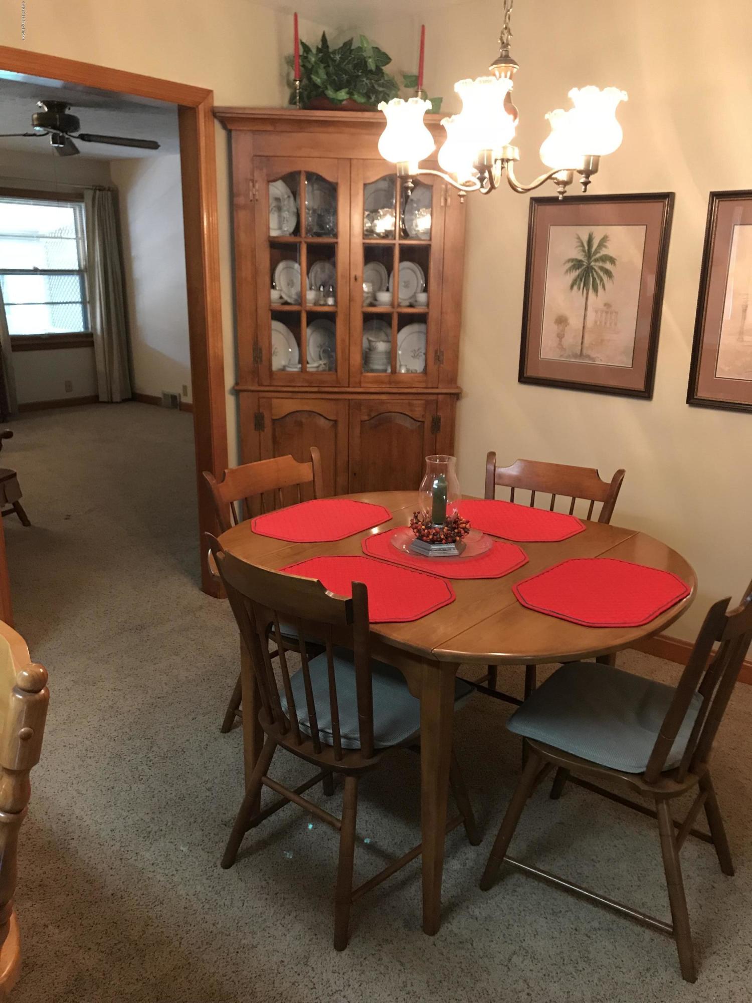 3432 Janell Road Louisville, KY 40216 - Photo 5 of 31 dining area