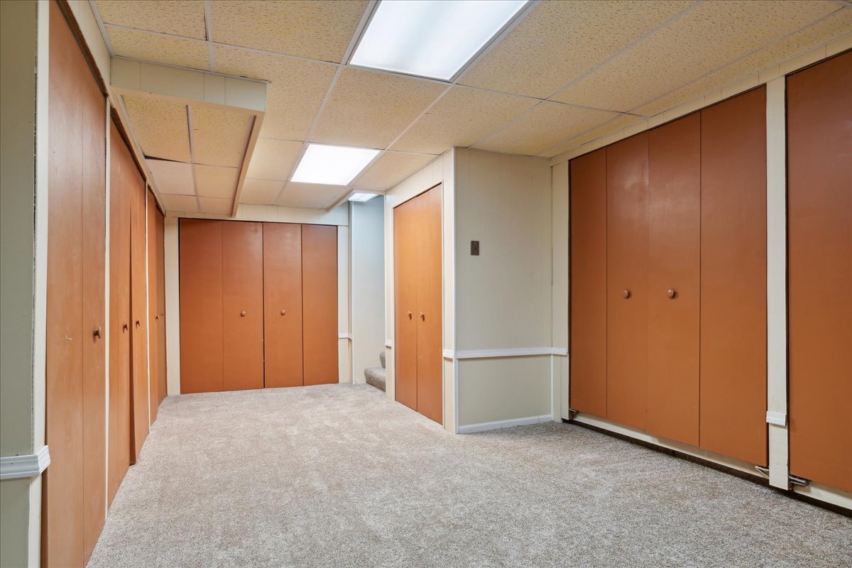 962 Suffield Terrace Northbrook, IL 60062 - Photo 22 of 33 a view of an empty room