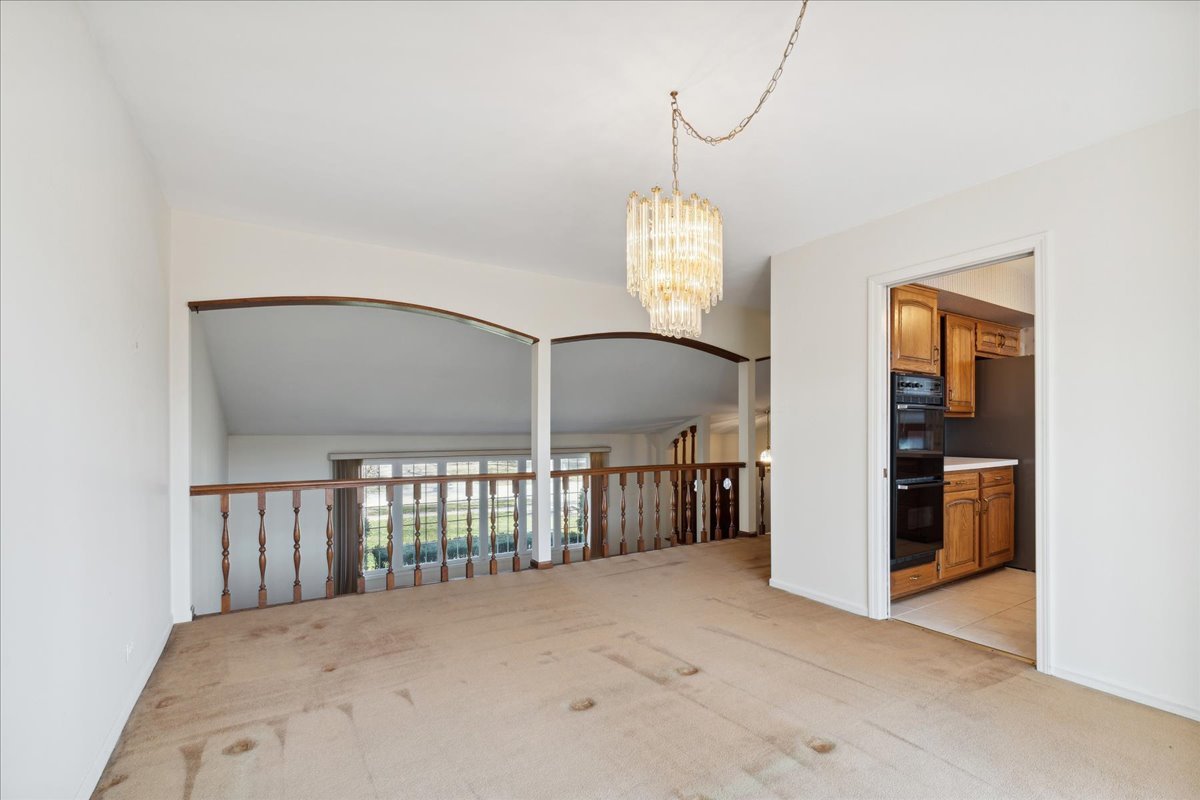 962 Suffield Terrace Northbrook, IL 60062 - Photo 7 of 33 a view of empty room with windows