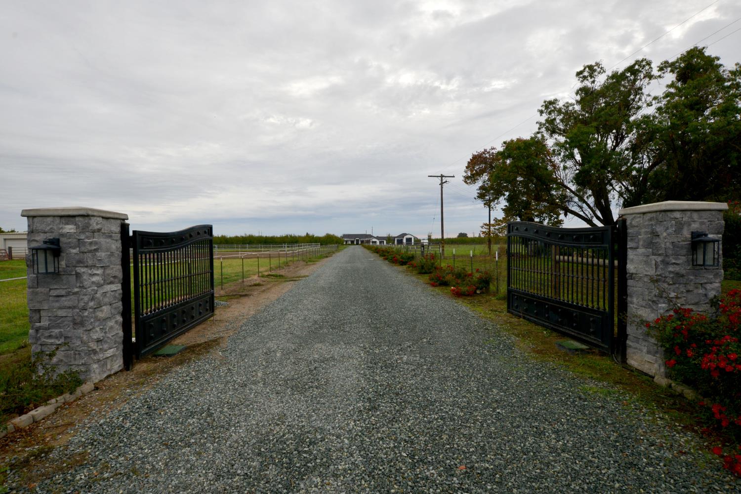 16464 Fox Road Lodi, CA 95240 - Photo 2 of 61