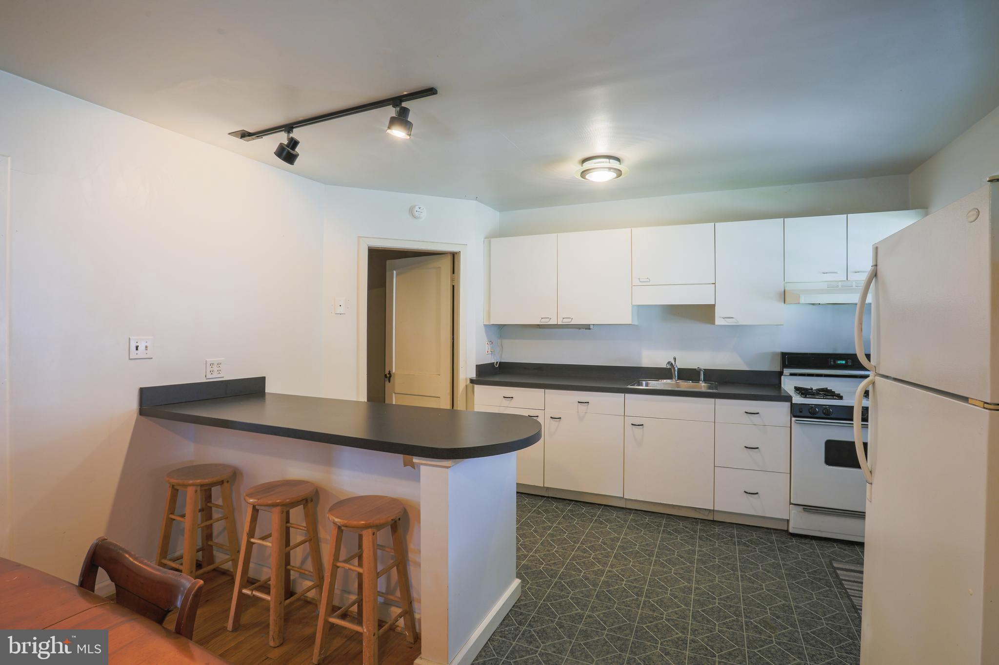 1734 Red Oak Road Baltimore, MD 21234 - Photo 14 of 34