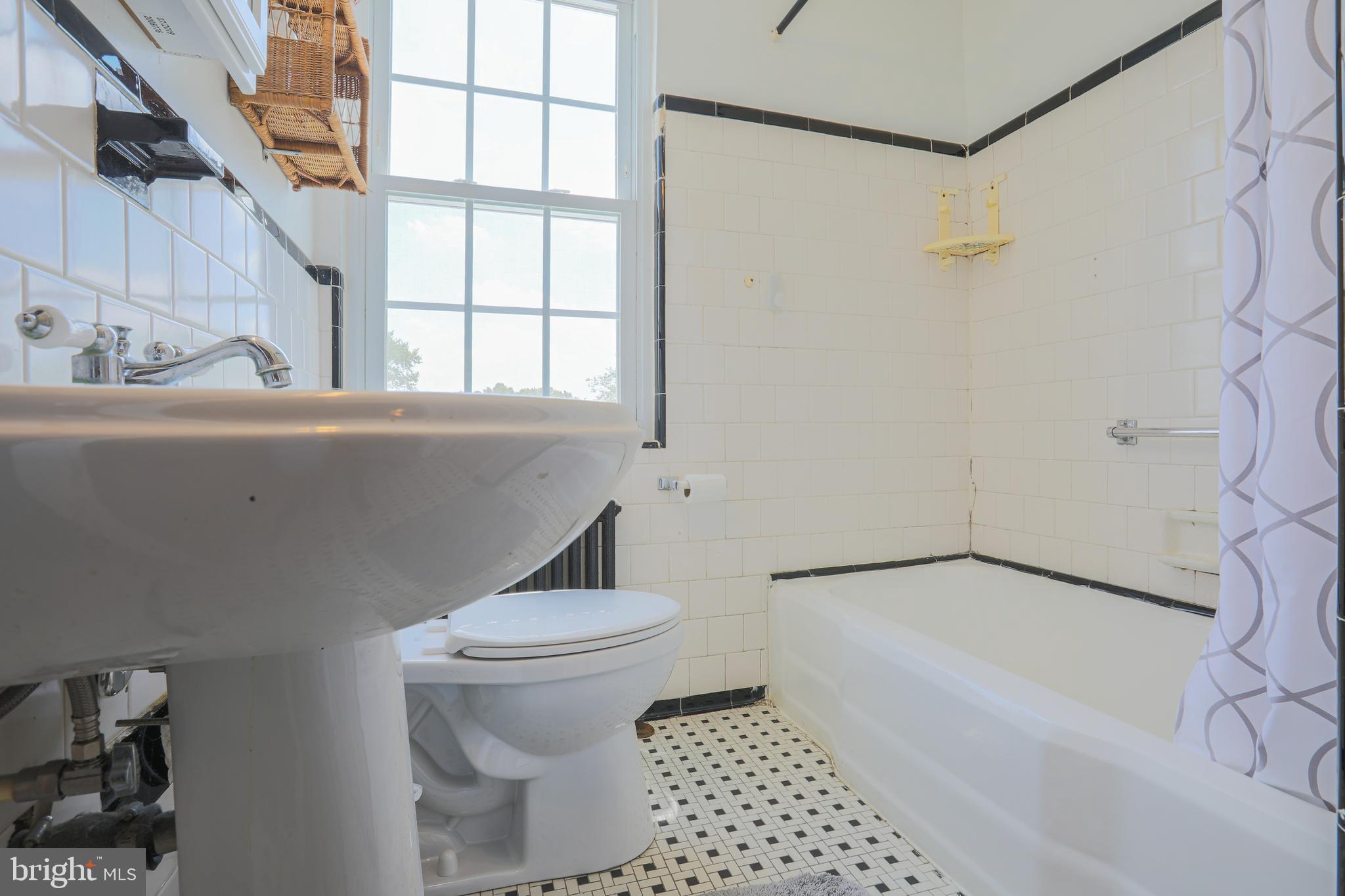 1734 Red Oak Road Baltimore, MD 21234 - Photo 23 of 34