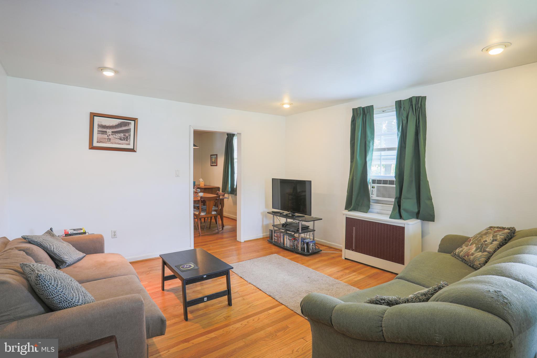 1734 Red Oak Road Baltimore, MD 21234 - Photo 5 of 34